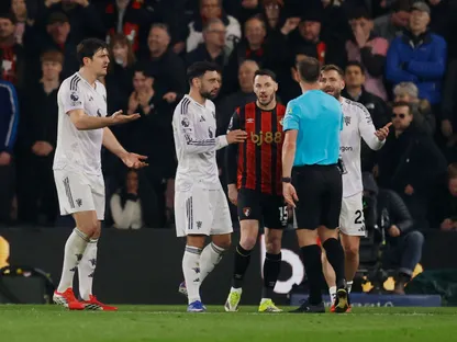 مانشستر يونايتد يضيع الفوز ويكتفي بتعادل مثير أمام بورنموث