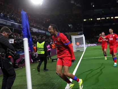 إصابة نجم  باريس سان جيرمان تربك  حسابات إنريكي قبل مواجهة ليفربول