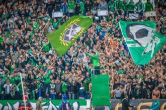 قرار مفاجئ من فصيلي “إيغلز” و“غرين بويز” قبل مباراة الرجاء وحسنية أكادير