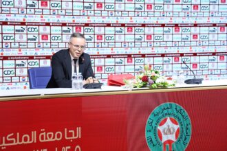 الناخب الوطني يتابع مواجهة الجيش الملكي وبيراميدز