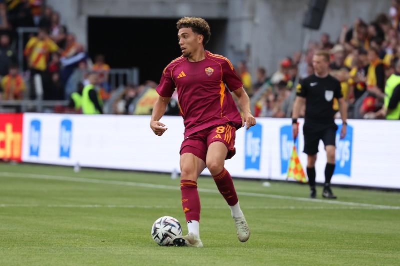 سطو مسلح على منزل الدولي المغربي نيل العيناوي في روما