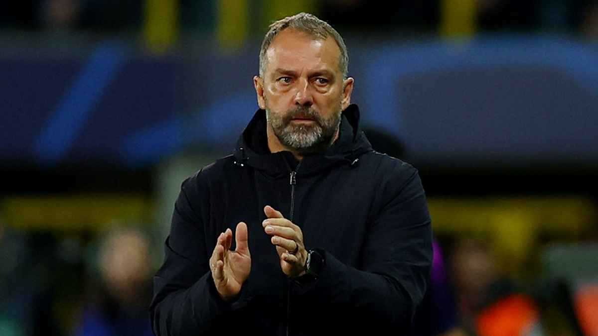 هانز فليك يفاجئ برشلونة بقرار جديد