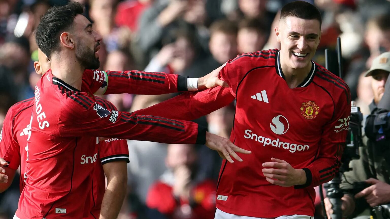 FC Barcelona v Villarreal CF - LaLiga EA Sports