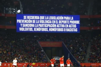 صادم.. هتافات معادية للمسلمين تهز ودية إسبانيا ومصر في برشلونة