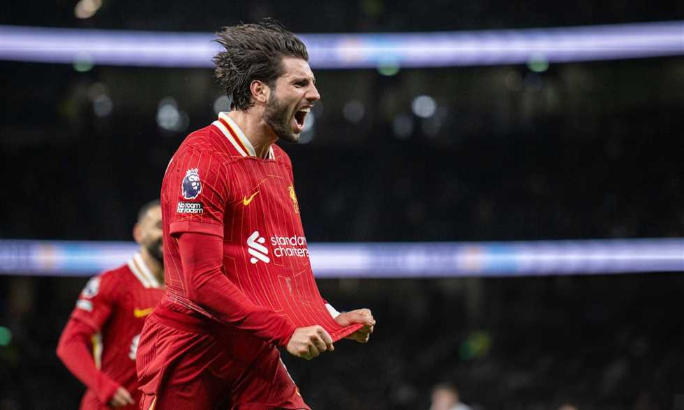 سوبوسلاي يكشف آخر تطورات تجديد عقده مع ليفربول