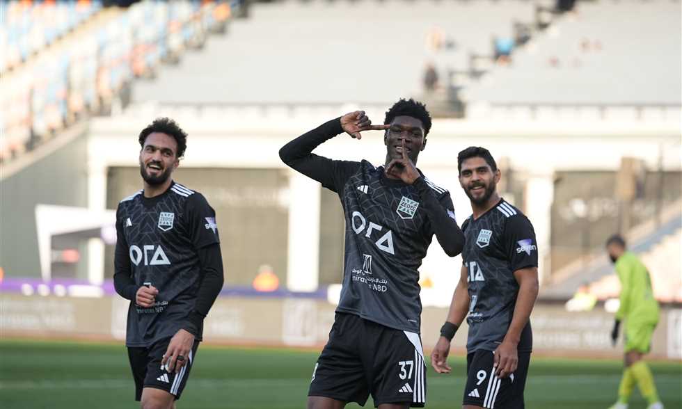 خبر في الجول - الأهلي وبيراميدز يطلبان ضم ماجاسا من زد