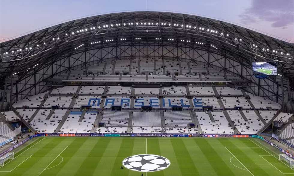 أكثر حداثة وسلاسة.. مارسيليا يكشف شعاره الجديد