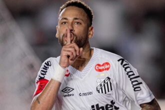 بعد استبعاده من قائمة البرازيل.. نيمار يقود تشكيل سانتوس الأساسي أمام ريمو