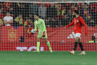 الأعلى تقييما في المباراة.. أرقام مصطفى شوبير أمام إسبانيا