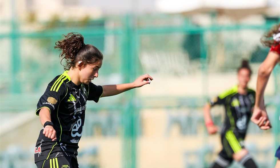 كرة نسائية – دستة أهداف.. الأهلي يهزم بيراميدز 12-صفر