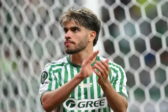 برشلونة يصدم الزلزولي بقرار مفاجئ