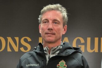 مدرب الجيش الملكي يفاجئ حريمات بعد تألقه أمام أولمبيك الدشيرة