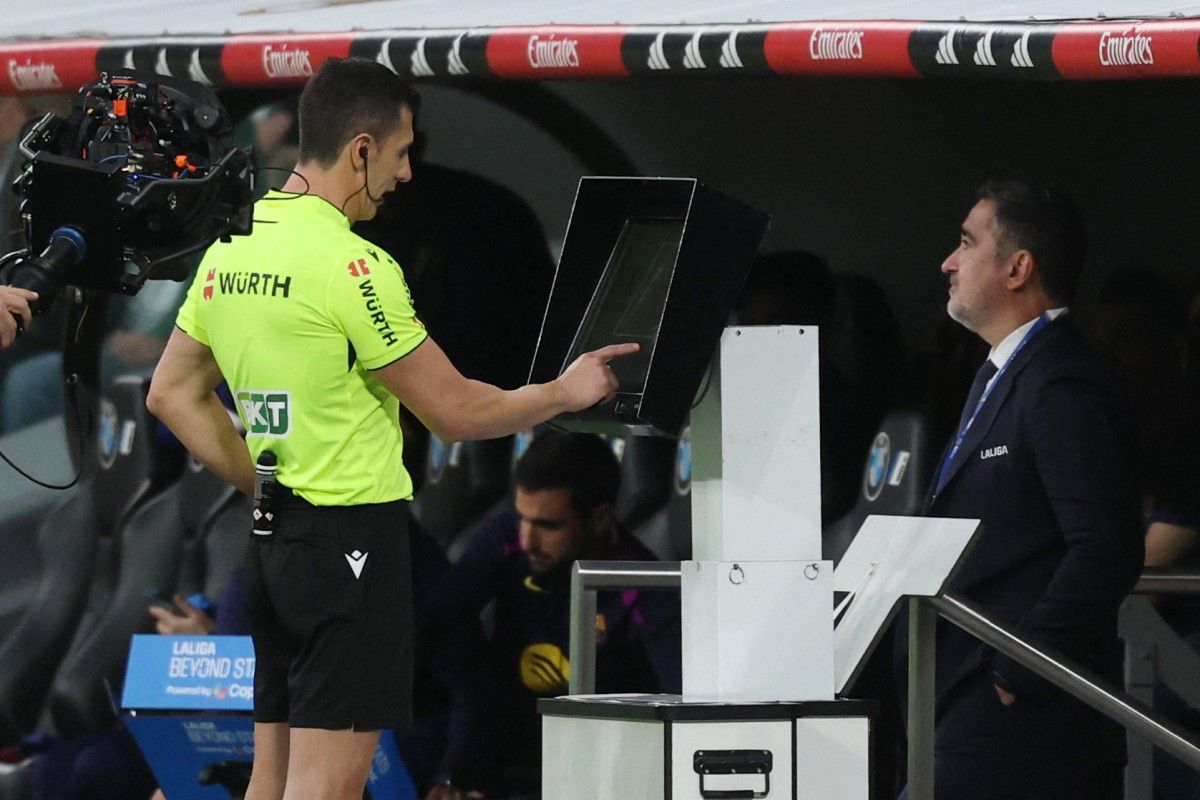 إعلامي إسباني بارز: ريال مدريد خسر الليغا بسبب تقنية الفيديو