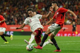 صدمة يامال: كواليس خروج نجم برشلونة غاضباً بعد هتافات عنصرية في لقاء مصر