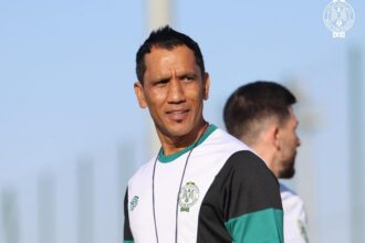 فادلو يمنح راحة للاعبي الرجاء قبل إستئناف التداريب